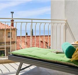 3 Bedroom Apartment with 2 Balconies near Dubrovnik Old Town, Sleeps 5-6